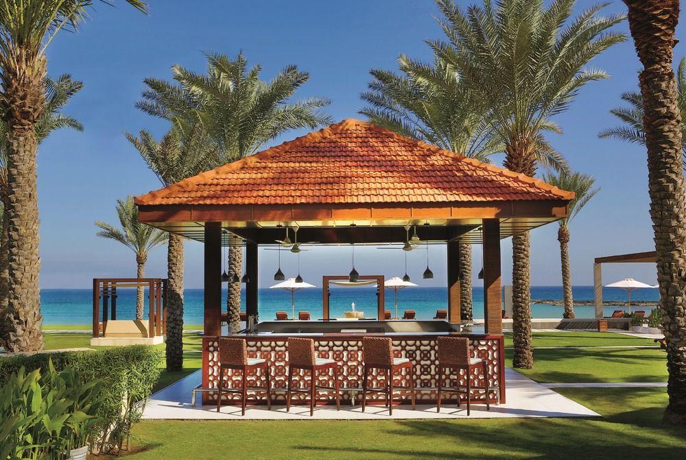 Al Bustan Palace, A Ritz-Carlton Hotel Маскат Екстер'єр фото The Beach Club