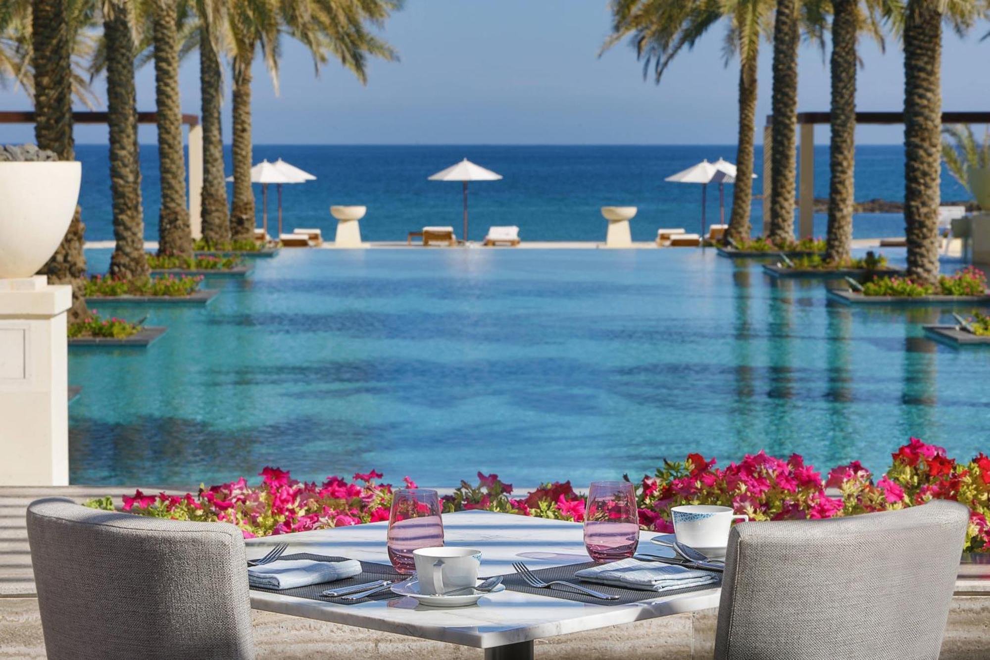 Al Bustan Palace, A Ritz-Carlton Hotel Маскат Екстер'єр фото The Cove Rotana Resort