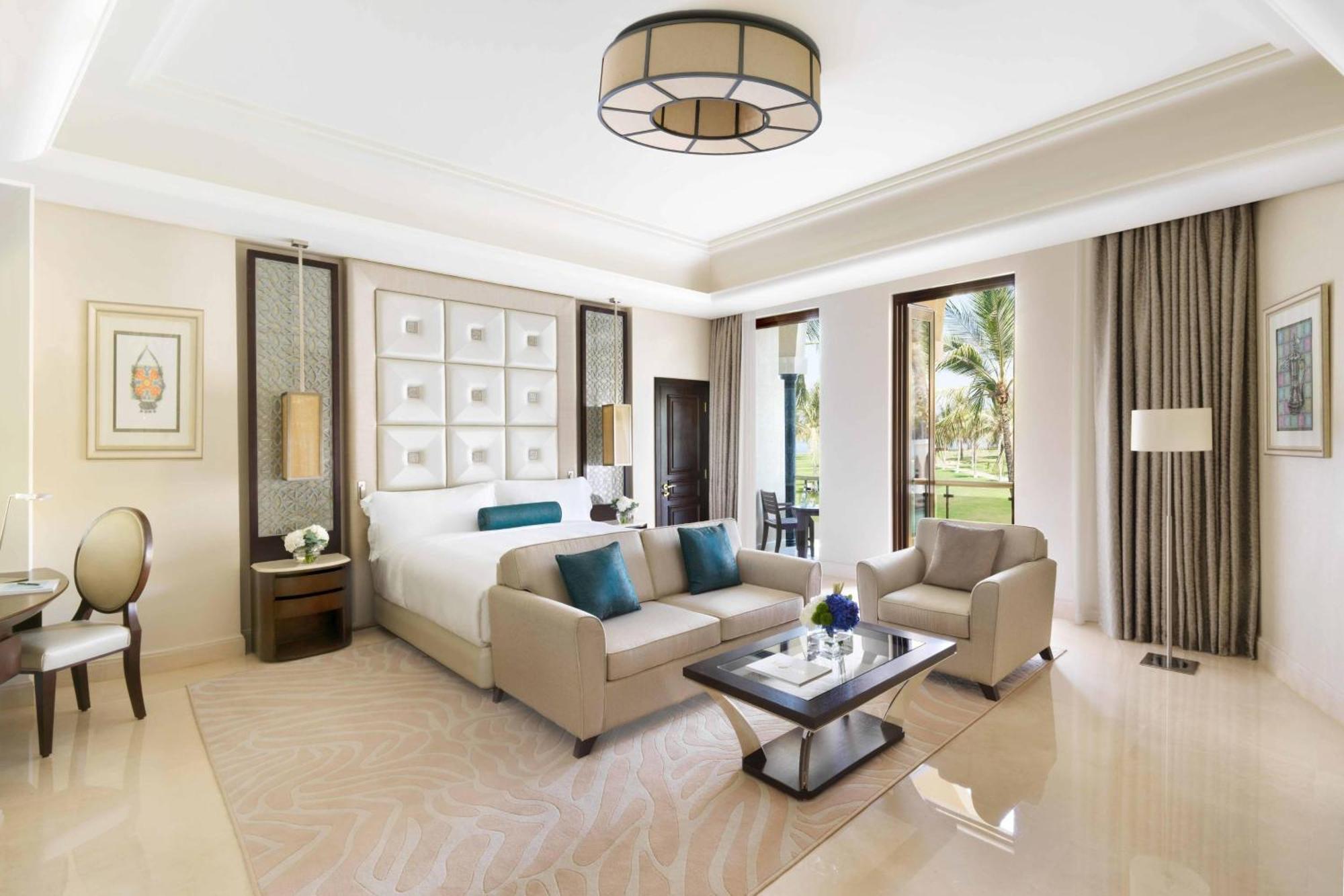 Al Bustan Palace, A Ritz-Carlton Hotel Маскат Екстер'єр фото A suite at the hotel