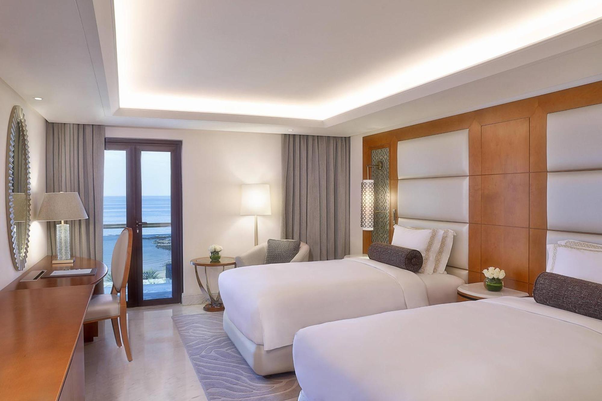 Al Bustan Palace, A Ritz-Carlton Hotel Маскат Екстер'єр фото Deluxe Room