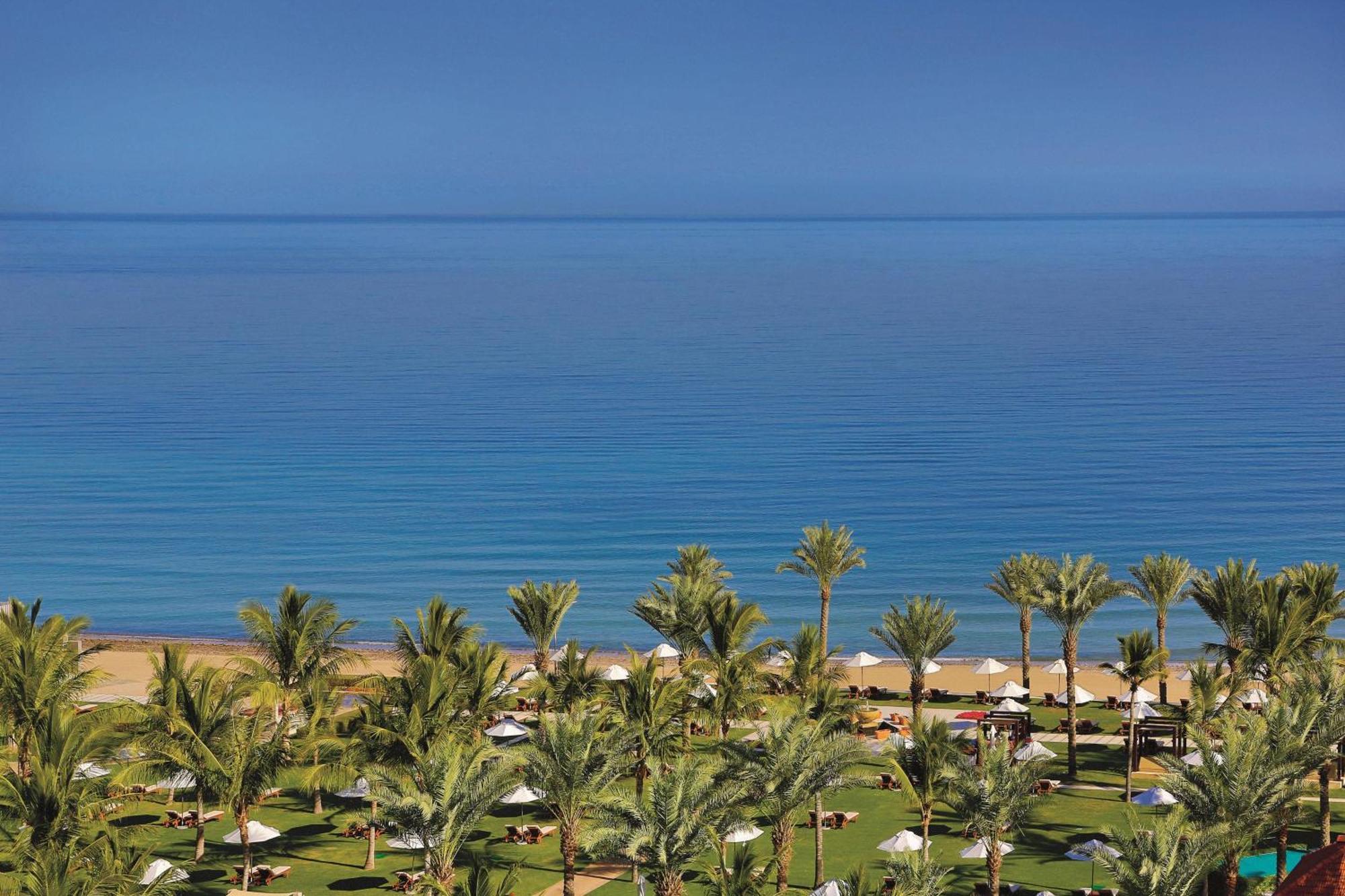 Al Bustan Palace, A Ritz-Carlton Hotel Маскат Екстер'єр фото The beach at the resort