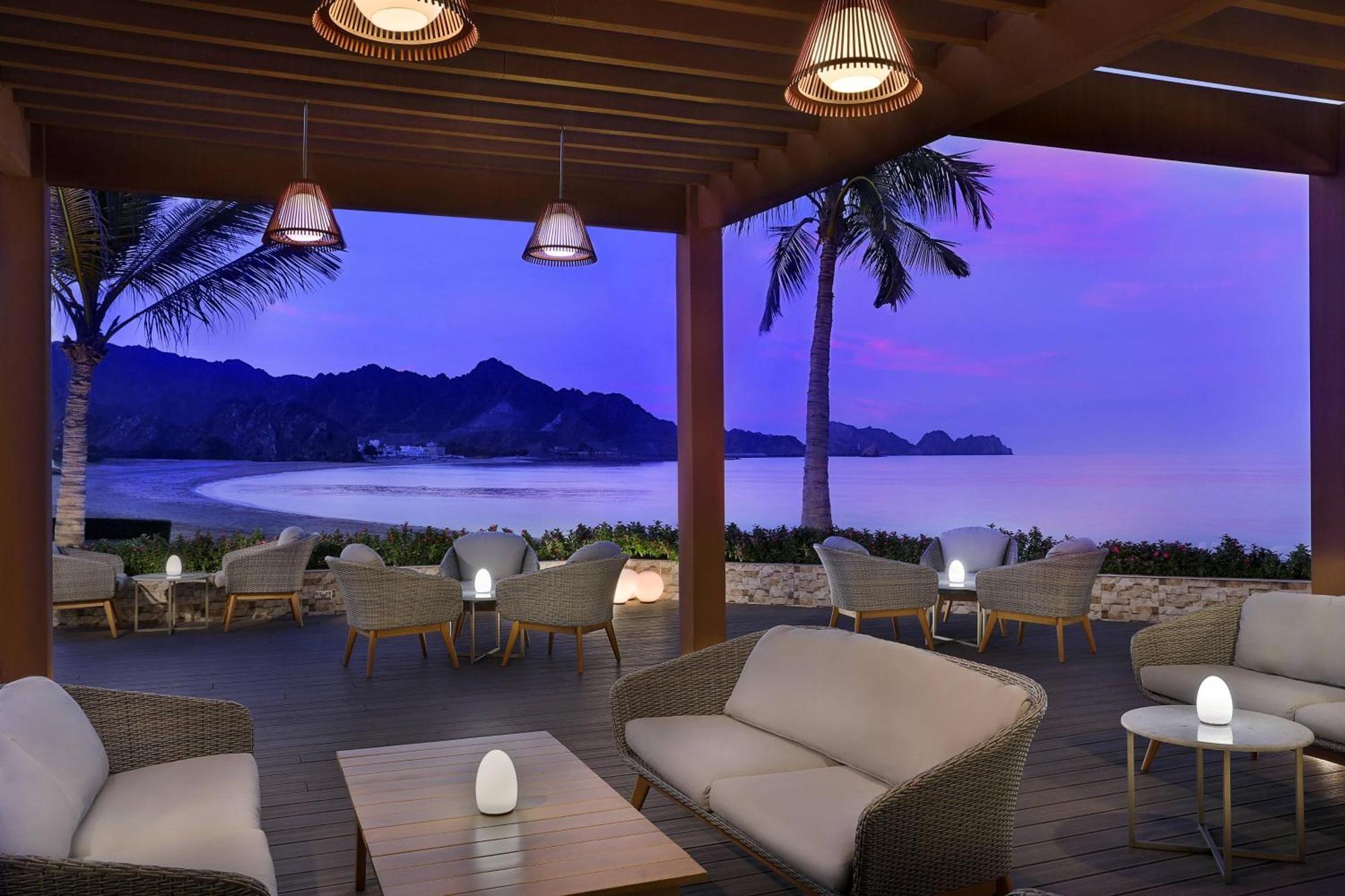 Al Bustan Palace, A Ritz-Carlton Hotel Маскат Екстер'єр фото The Beach Club