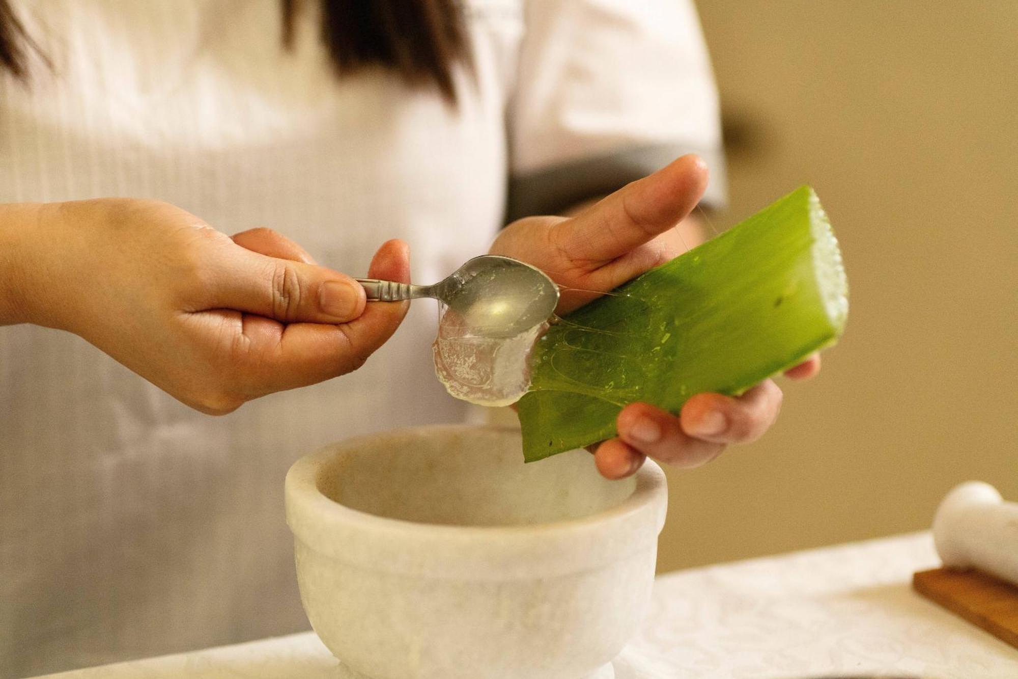 Al Bustan Palace, A Ritz-Carlton Hotel Маскат Екстер'єр фото Aloe vera gel