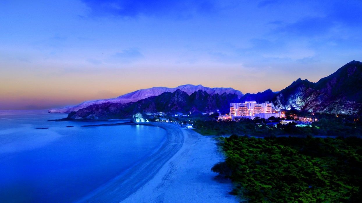 Al Bustan Palace, A Ritz-Carlton Hotel Маскат Екстер'єр фото The Bay of Naples
